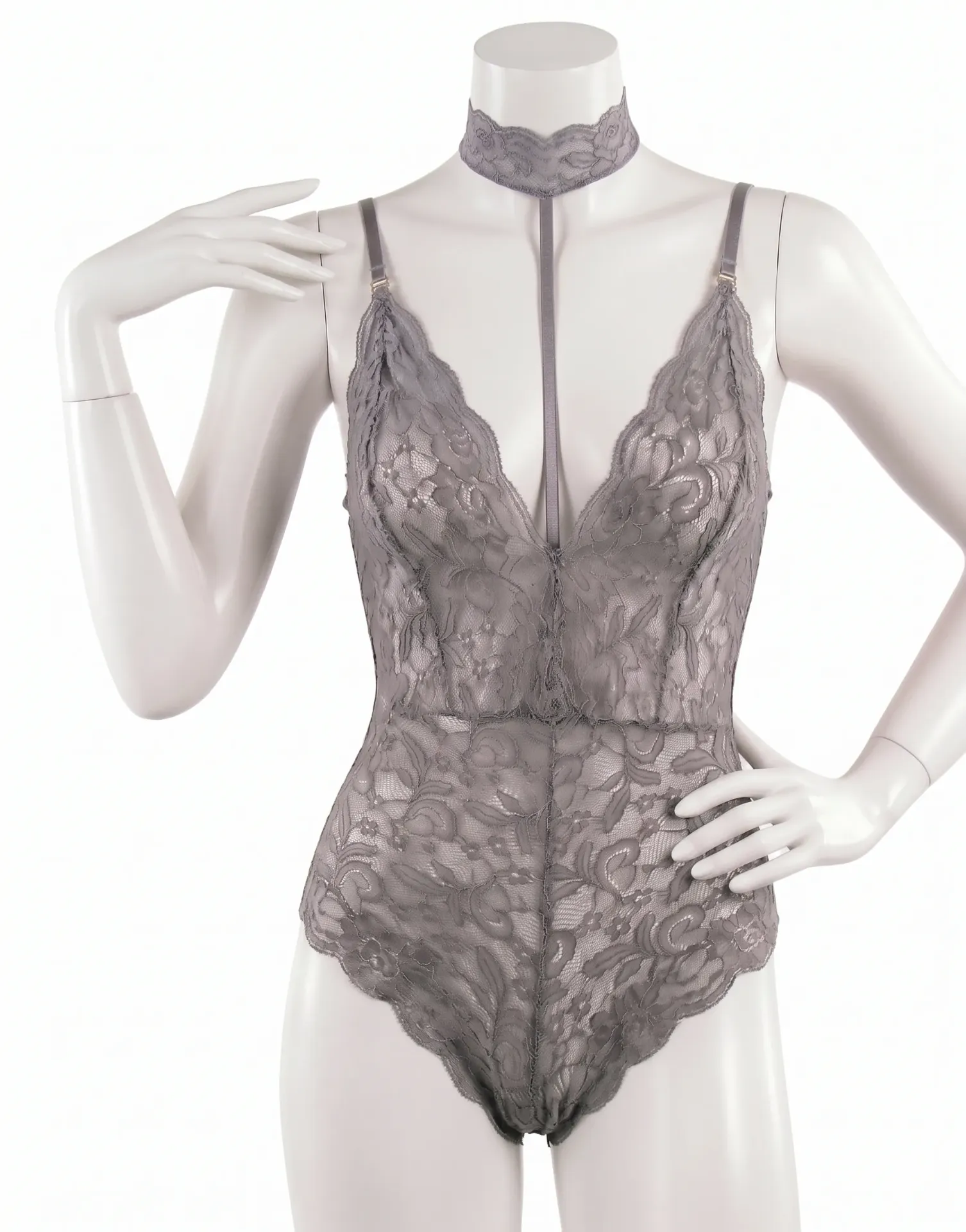 Body en dentelle, col choker intégré et dos nu croisé